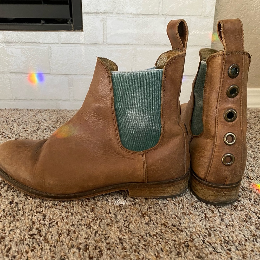 Free People Chelsea ankle boot size 9